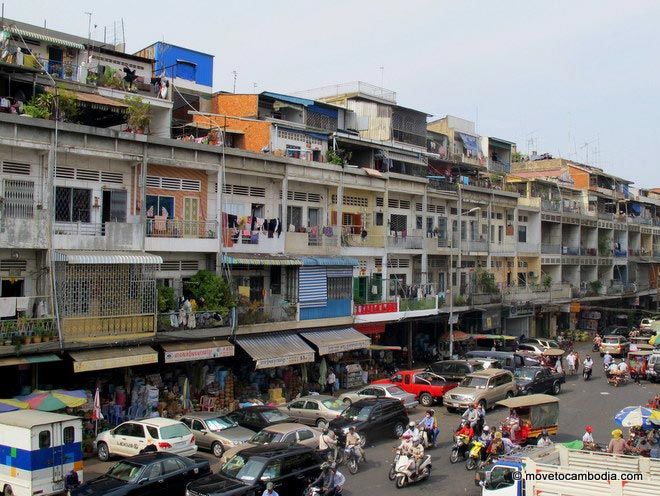 Street scene in Phnom Penh outside Orussei Market