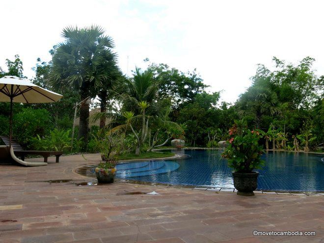 Battabang Resort pool