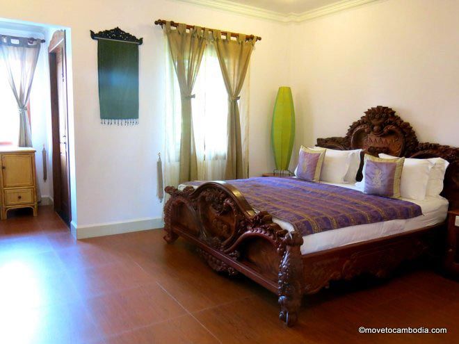 Delux Villa Battambang room