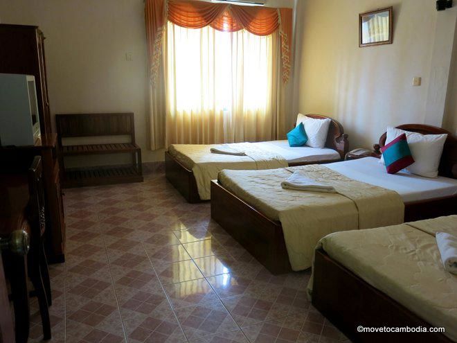 Royal Hotel Battambang triple room