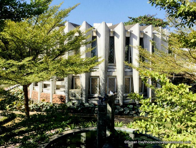 The University of Phnom Penh's Institute of Foreign Languages