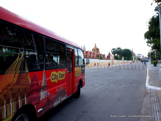 tourist bus Phnom Penh