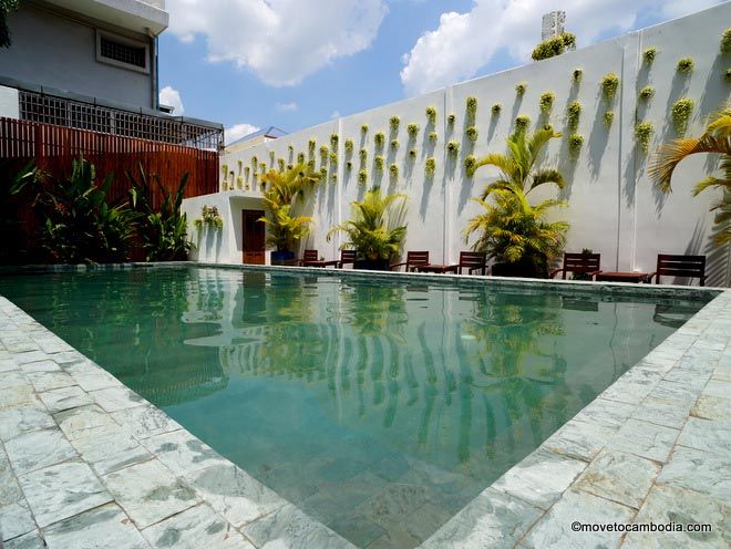 Tea House Hotel Phnom Penh pool